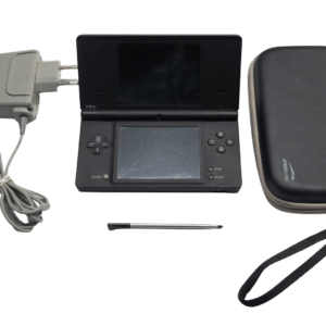 Nintendo DSi Sort med original oplader, stylus og Speedlink etui fra Green Techs