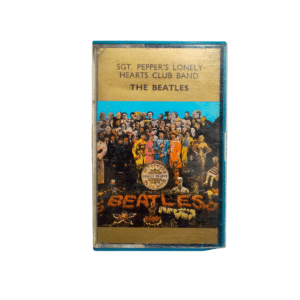 The Beatles – Sgt. Pepper's Lonely Hearts Club Band – UK Gold Top – Kassettebånd (Brugt)