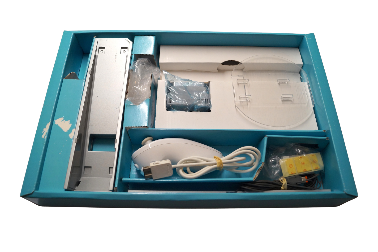 Nintendo Wii Konsol Hvid – Komplet med Wii Remote & Nunchuk i Original Emballage (Brugt)